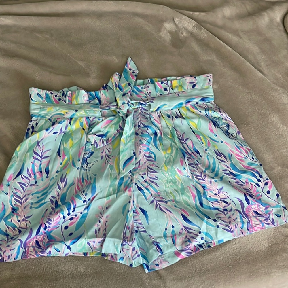 Lilly Pulitzer Elastic Tie Front shorts